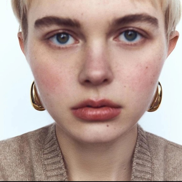 Zara Gold Drop Earrings - Picture 3 of 11